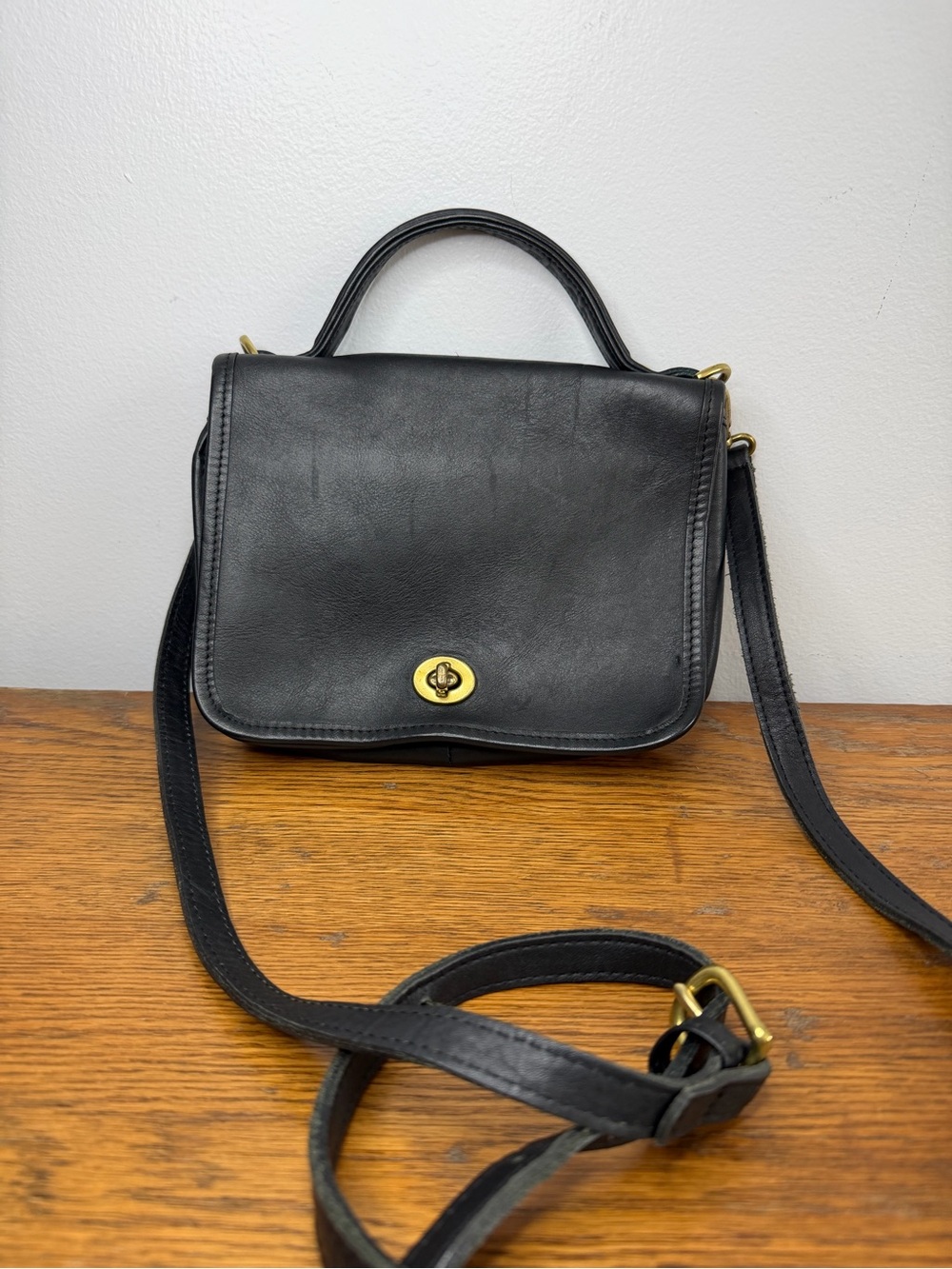 Vintage COACH Black Leather Shoulder Crossbody Bag Made in USA.